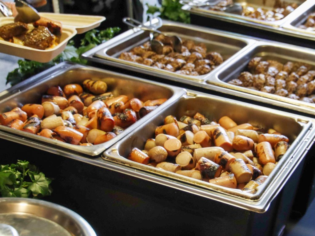 NYSUT educators could assemble their own Rochester-style plates with hot dogs, white hots and burgers on top of macaroni salad and home fries.